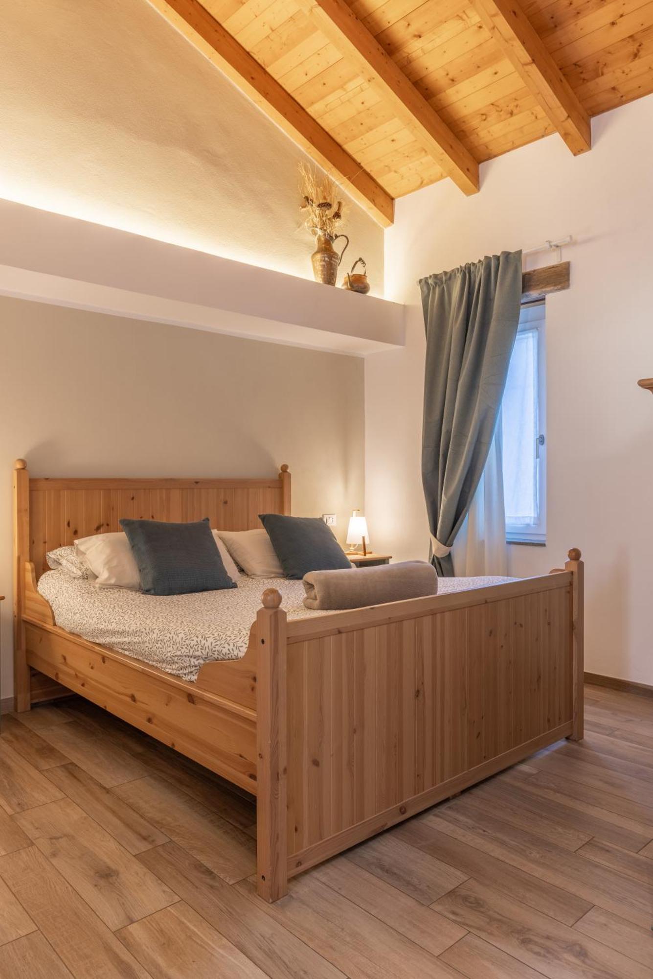 Casale Corte Cerro Il Riccio Di Ricciano Bed & Breakfast エクステリア 写真