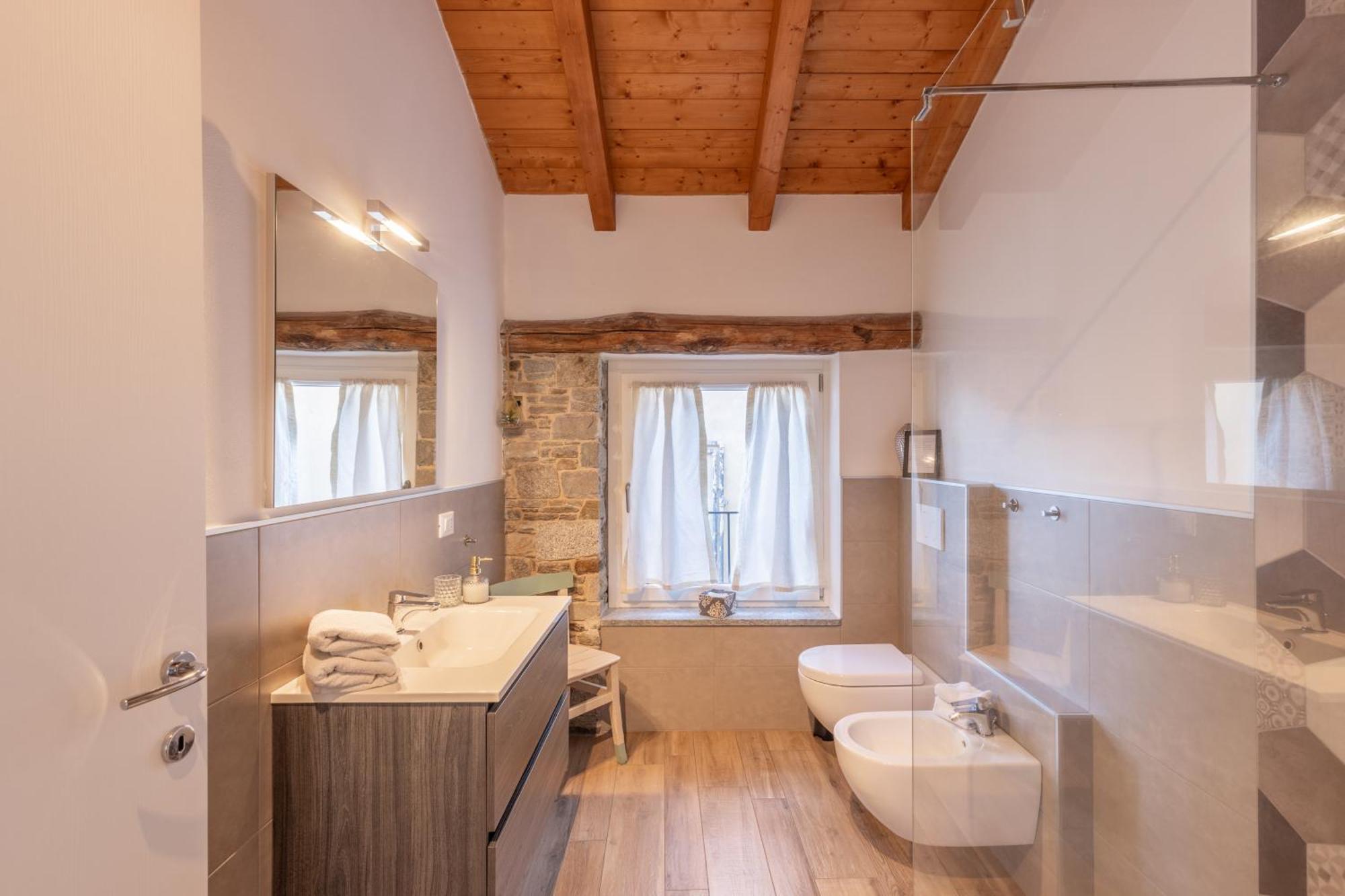 Casale Corte Cerro Il Riccio Di Ricciano Bed & Breakfast エクステリア 写真