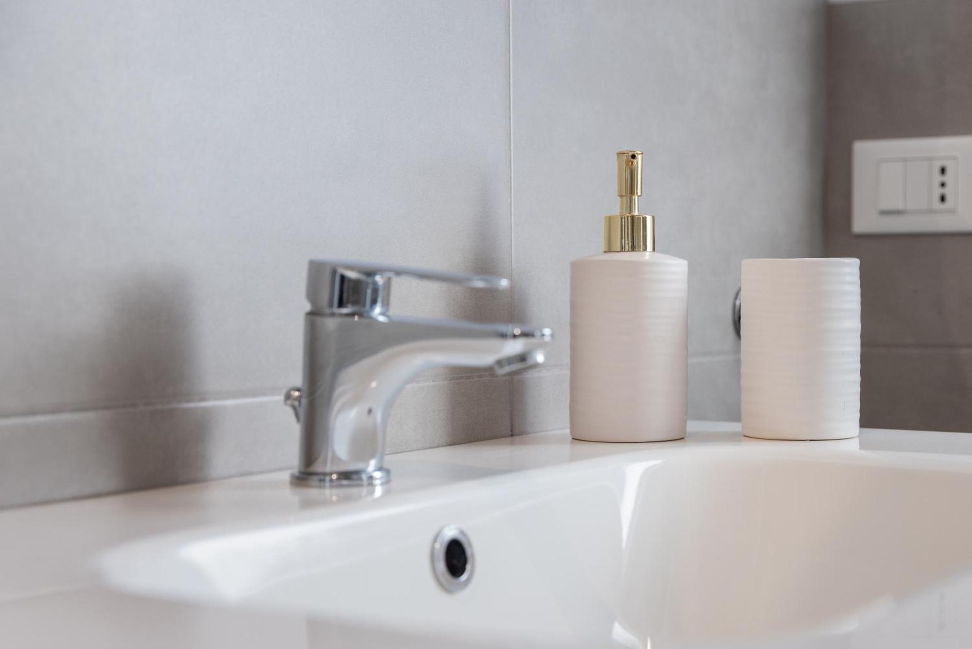 Casale Corte Cerro Il Riccio Di Ricciano Bed & Breakfast エクステリア 写真