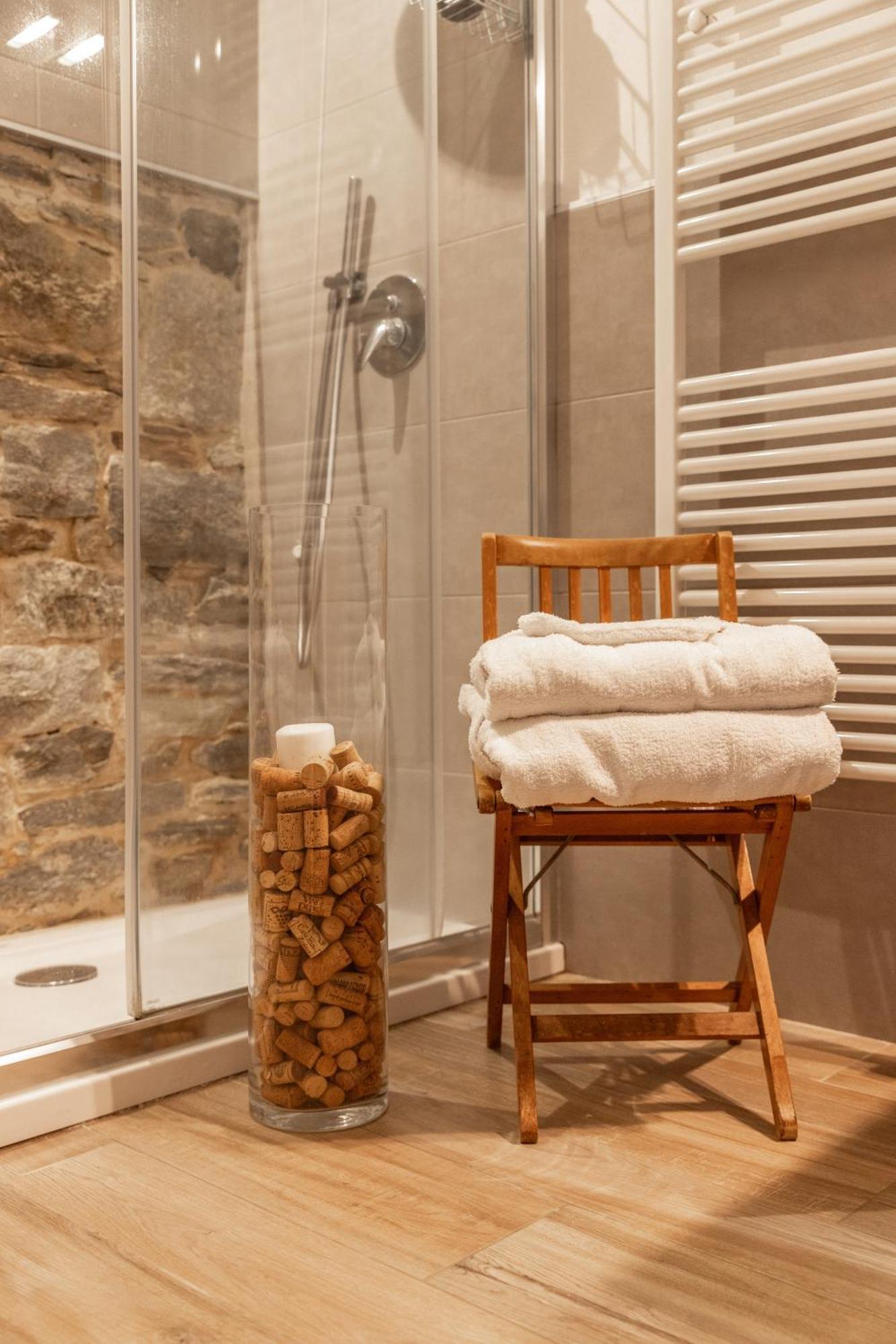 Casale Corte Cerro Il Riccio Di Ricciano Bed & Breakfast エクステリア 写真